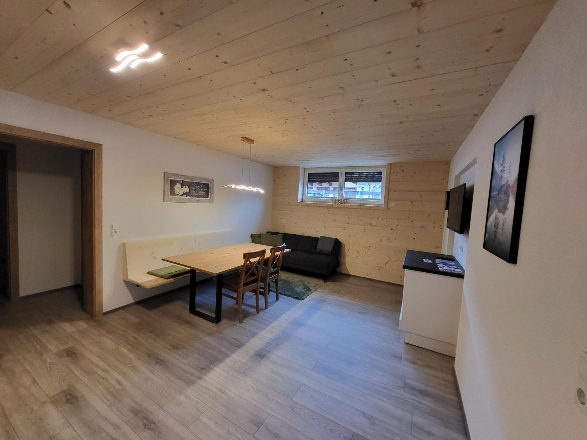 Anna Apartment Stumm